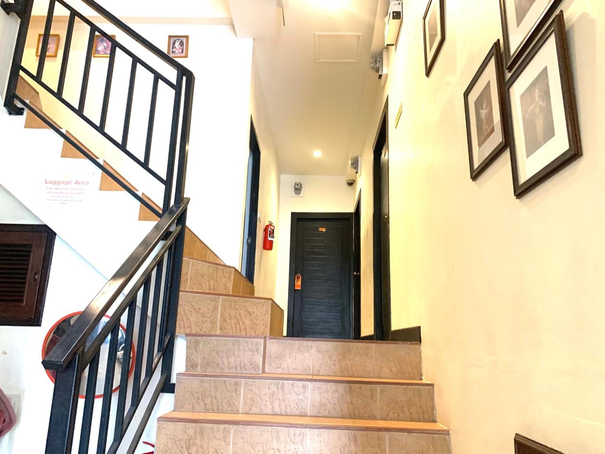 Lub Sbuy Hostel Phuket Exteriör bild