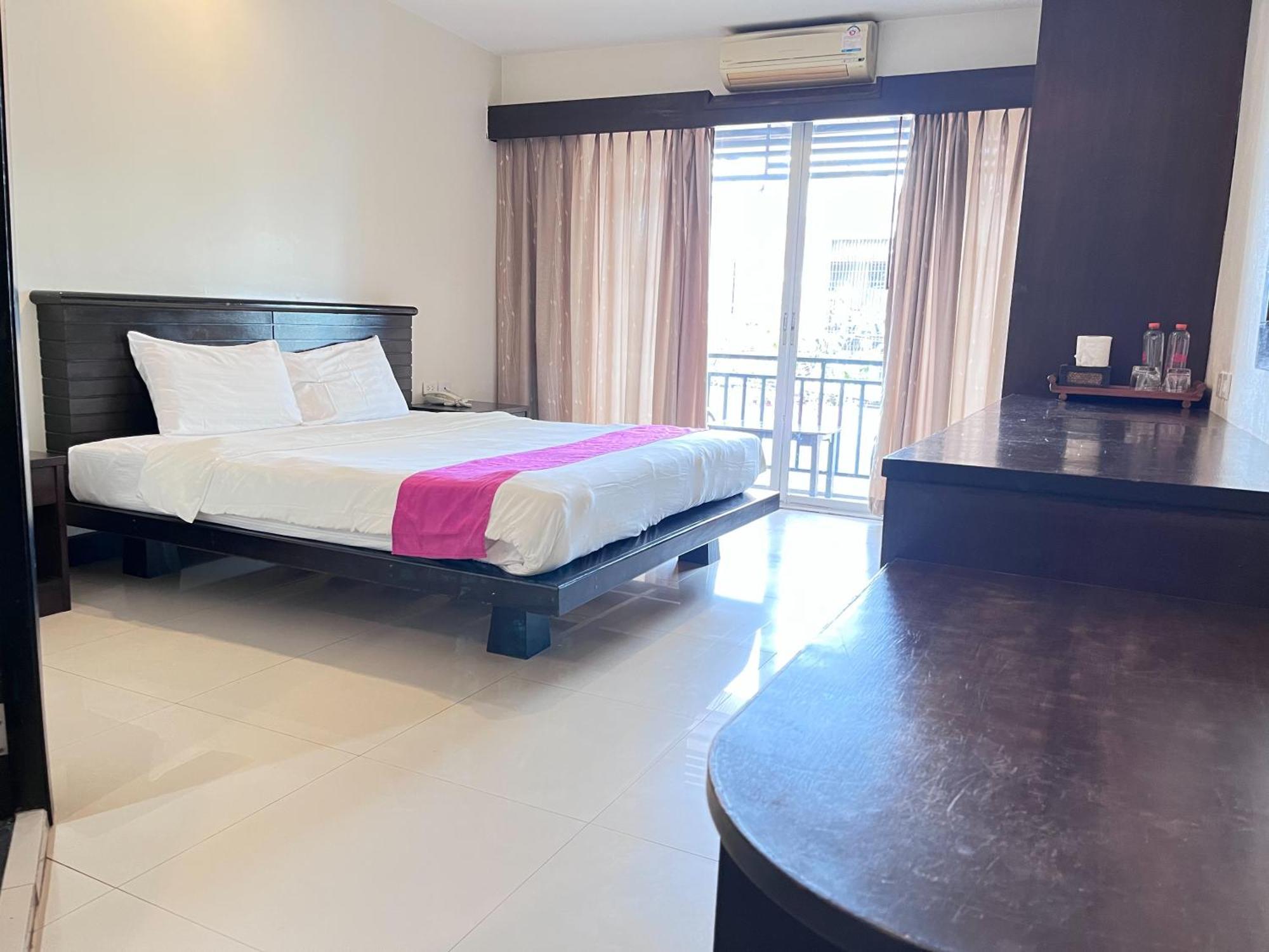 Lub Sbuy Hostel Phuket Exteriör bild