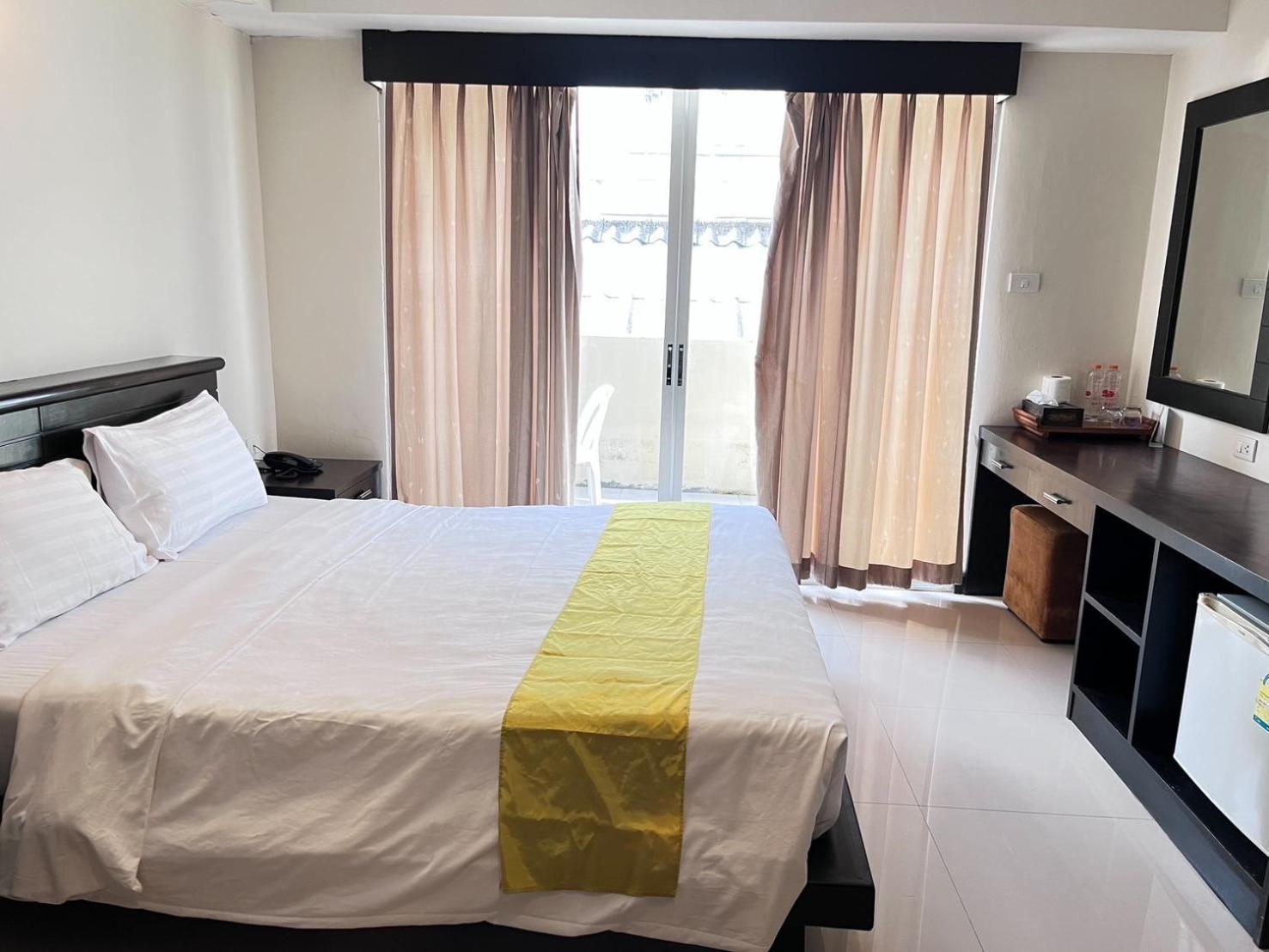 Lub Sbuy Hostel Phuket Exteriör bild