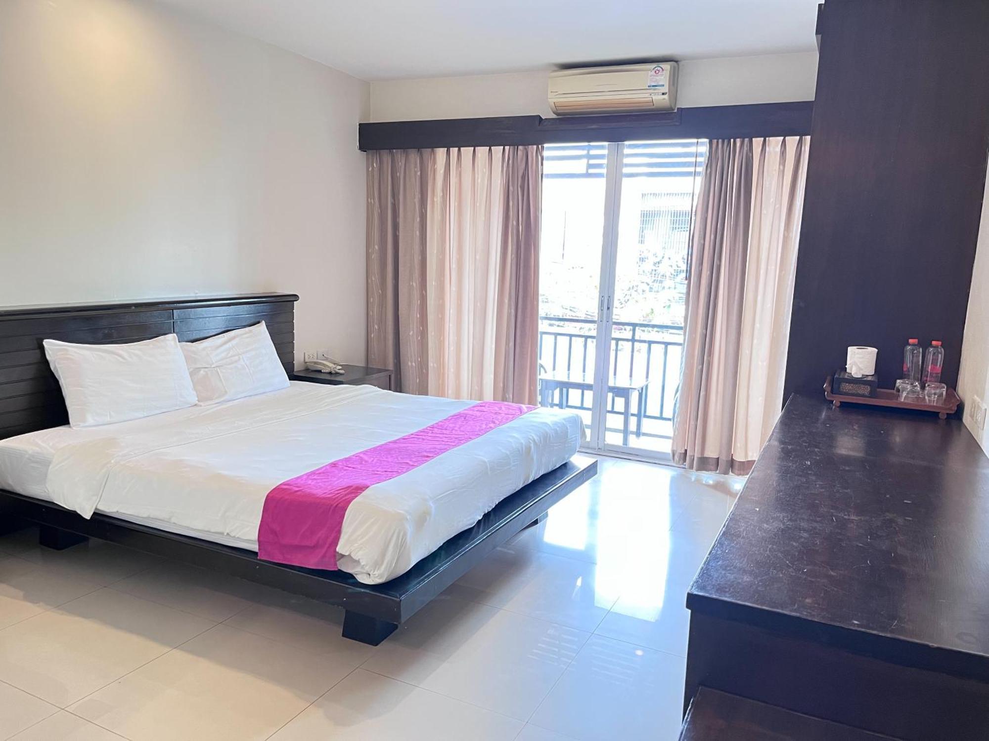 Lub Sbuy Hostel Phuket Exteriör bild